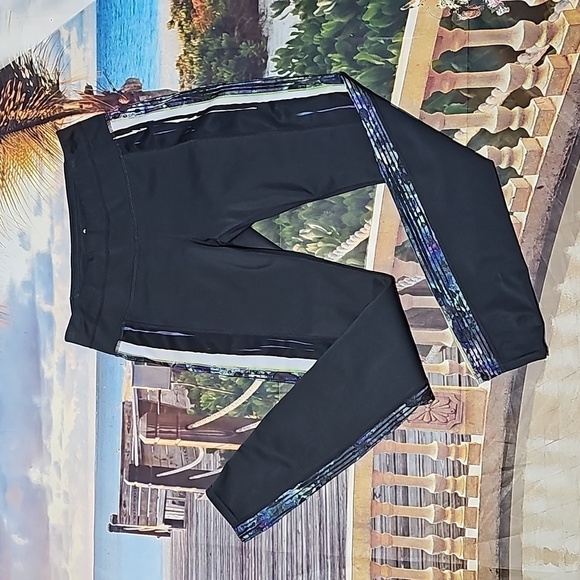 Athleta Capri Leggings Size Small - Picture 1 of 8